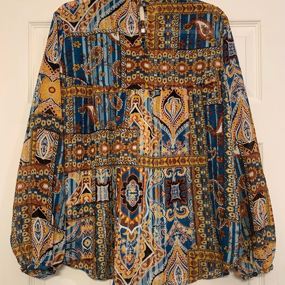 Melissa Paige Boho Patchwork Geometric Long Sleeve Large Blouse.       3184 - Picture 8 of 8